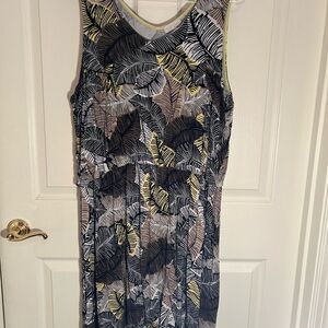 Sleeveless Leaf-Print Women’s Dress in Black, Beige & green